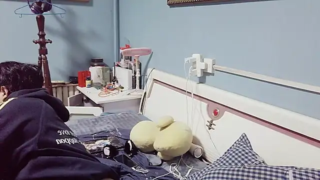 Snapshot of chenwen520 chatting on 11/01/25, 01:57 chenwen520 online show from 11/01/25, 01:57