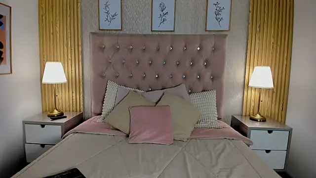 KamyGlam online show from 06/13/26, 08:18