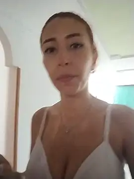 Snapshot of julialex_ chatting on 02/19/26, 07:10 julialex online show from 02/19/26, 07:10