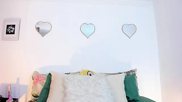 Snapshot of julialex_ chatting on 02/24/26, 07:12 julialex online show from 02/24/26, 07:12