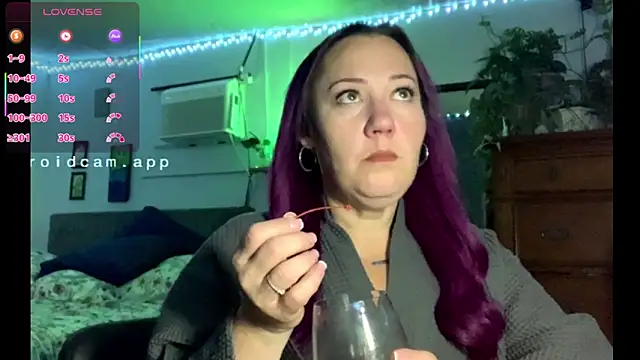 Snapshot of kristallic chatting on 02/20/26, 12:27 kristallic online show from 02/20/26, 12:27