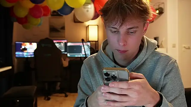 Snapshot of InnocentGuysOF chatting on 11/07/25, 07:36 InnocentGuysOF online show from 11/07/25, 07:36