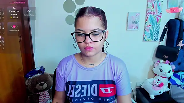 Emma boo online show from 11/18/25, 04:44