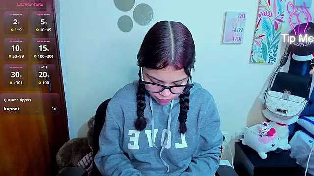 Emma boo online show from 12/04/25, 07:33