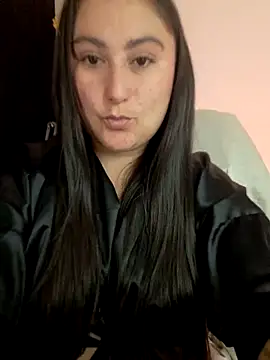 Amelia08 online show from 12/17/25, 08:04