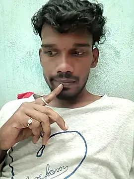 Snapshot of cutty_abi_ chatting on 11/18/25, 03:45 cutty abi online show from 11/18/25, 03:45