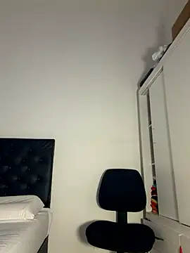 Romy-R-O online show from 01/13/26, 01:49