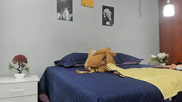 sexynova 93 online show from 11/13/25, 08:19