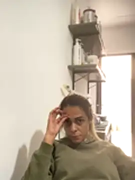 sabrinaneves online show from 12/16/25, 06:35