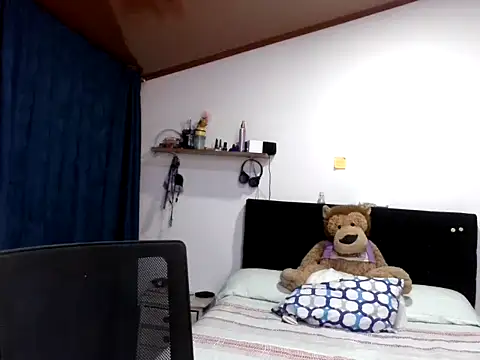 KendallTwisTx online show from 12/04/25, 04:11