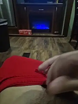 Snapshot of mrlicksalot3 chatting on 10/31/25, 04:24 mrlicksalot3 online show from 10/31/25, 04:24