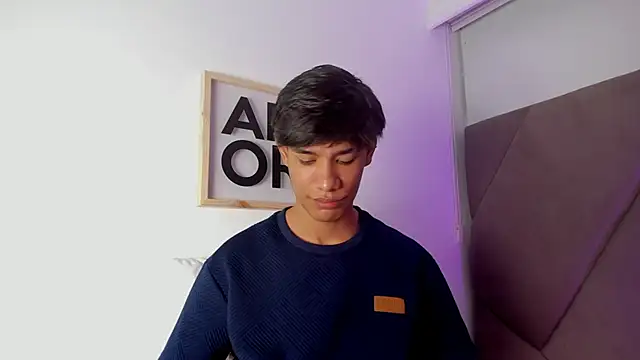 Snapshot of michael_vidal chatting on 10/31/25, 07:48 michael vidal online show from 10/31/25, 07:48