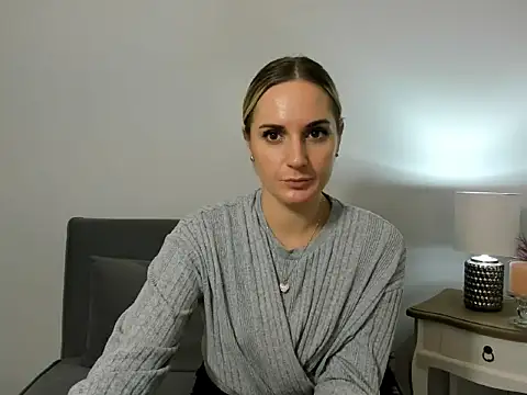 Snapshot of EmmaTempting chatting on 11/03/25, 04:19 EmmaTempting online show from 11/03/25, 04:19