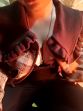 Snapshot of matbiec- chatting on 02/14/26, 11:23 matbiec- online show from 02/14/26, 11:23