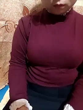 Snapshot of matbiec- chatting on 02/16/26, 02:18 matbiec- online show from 02/16/26, 02:18