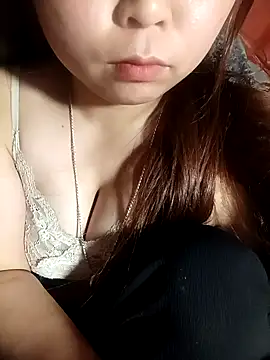 Snapshot of matbiec- chatting on 03/10/26, 05:34 matbiec- online show from 03/10/26, 05:34