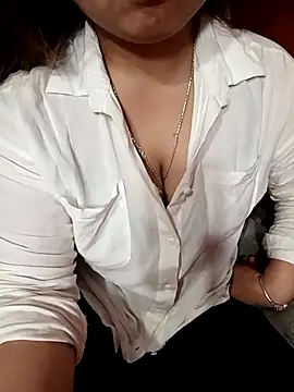 Snapshot of matbiec- chatting on 03/14/26, 06:02 matbiec- online show from 03/14/26, 06:02