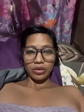 Snapshot of hottiebabe23 chatting on 11/03/25, 12:46 hottiebabe23 online show from 11/03/25, 12:46