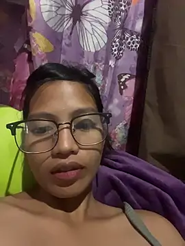 Snapshot of hottiebabe23 chatting on 11/15/25, 04:43 hottiebabe23 online show from 11/15/25, 04:43