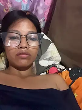 Snapshot of hottiebabe23 chatting on 11/17/25, 01:22 hottiebabe23 online show from 11/17/25, 01:22