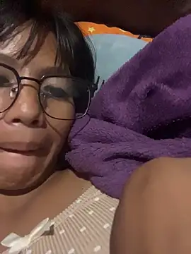 Snapshot of hottiebabe23 chatting on 11/24/25, 02:28 hottiebabe23 online show from 11/24/25, 02:28