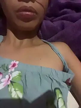 Snapshot of hottiebabe23 chatting on 12/04/25, 01:20 hottiebabe23 online show from 12/04/25, 01:20