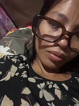 Snapshot of hottiebabe23 chatting on 12/20/25, 07:10 hottiebabe23 online show from 12/20/25, 07:10