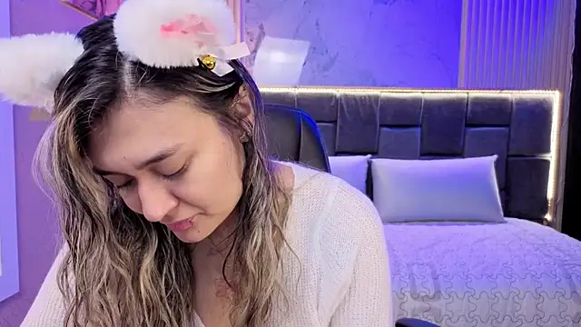 Im-Lola online show from 11/12/25, 08:41