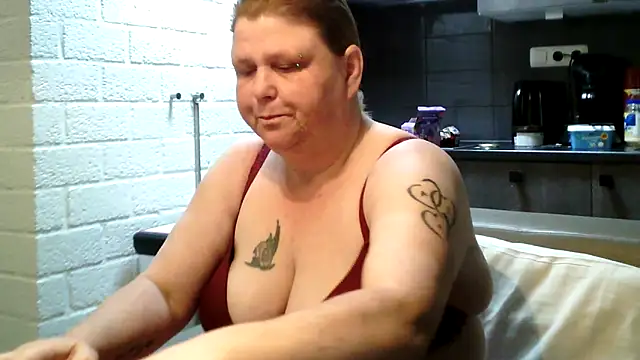 Sylviastar46 online show from 05/02/26, 08:52