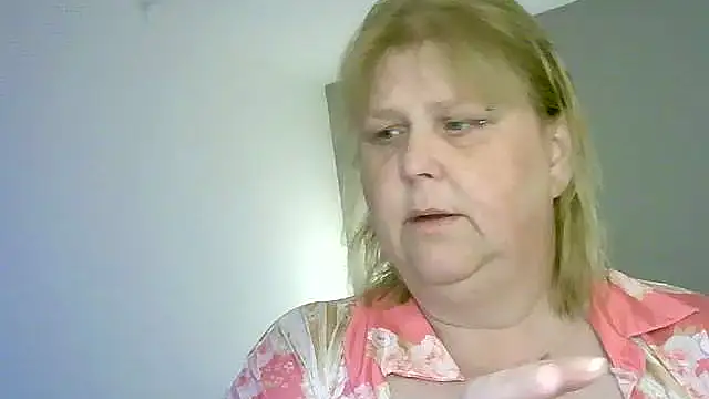 Sylviastar46 online show from 05/15/26, 04:58