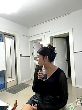 Snapshot of xiaojingzi66 chatting on 12/16/25, 10:15 xiaojingzi66 online show from 12/16/25, 10:15