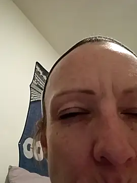 Snapshot of Karebearz1 chatting on 11/20/25, 02:23 Karebearz1 online show from 11/20/25, 02:23