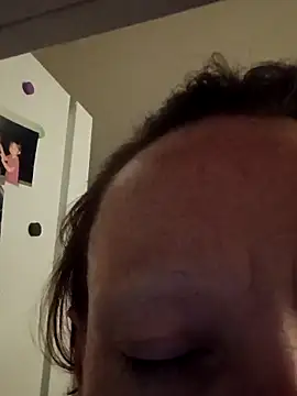 Snapshot of Karebearz1 chatting on 04/02/26, 08:23 Karebearz1 online show from 04/02/26, 08:23