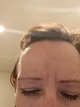 Snapshot of Karebearz1 chatting on 04/04/26, 11:51 Karebearz1 online show from 04/04/26, 11:51