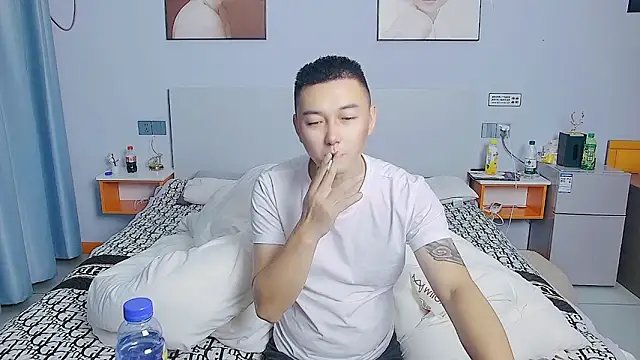 Snapshot of xiao8787 chatting on 11/04/25, 05:01 xiao8787 online show from 11/04/25, 05:01