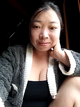 julybe online show from 04/29/26, 04:27