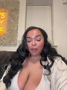 Snapshot of kennedylorel chatting on 03/12/26, 11:00 kennedylorel online show from 03/12/26, 11:00