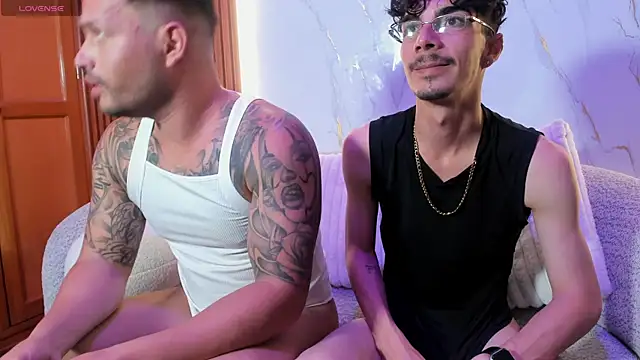 Snapshot of boysonfiree chatting on 10/29/25, 12:40 boysonfiree online show from 10/29/25, 12:40