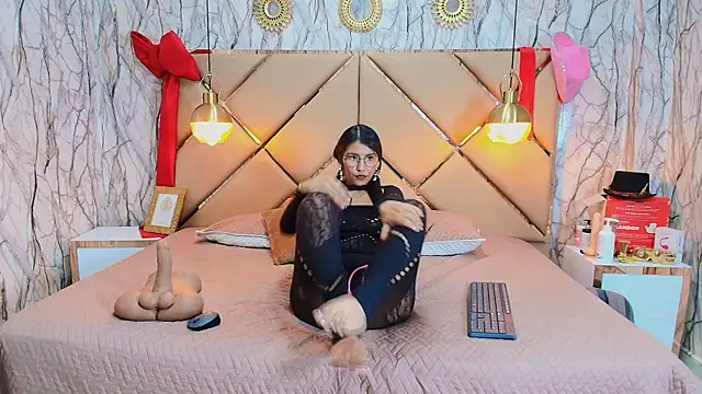 CATTA GARCIA online show from 12/17/25, 01:50