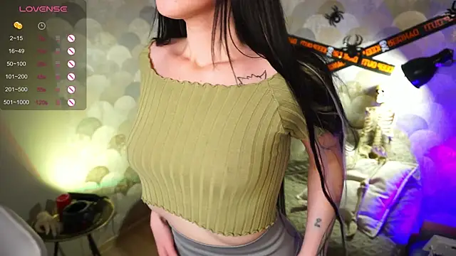 Snapshot of xannybunny_ chatting on 10/30/25, 02:51 xannybunny  online show from 10/30/25, 02:51