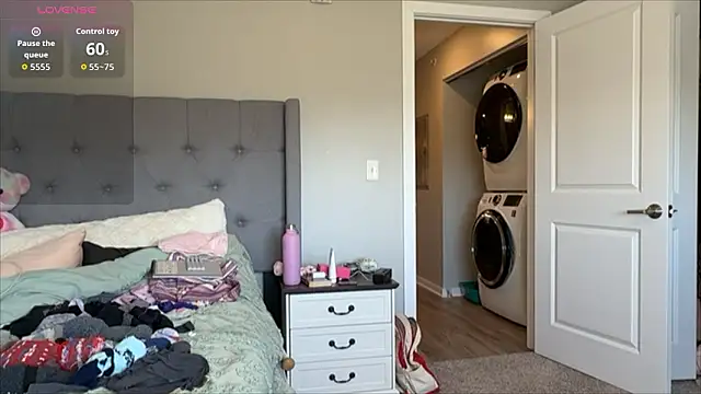 Snapshot of sables_world chatting on 03/12/26, 08:04 sables world online show from 03/12/26, 08:04