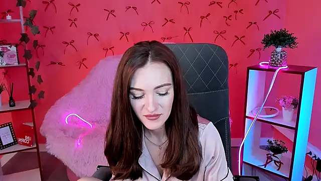 Snapshot of EdnaThomus chatting on 11/08/25, 09:31 EdnaThomus online show from 11/08/25, 09:31