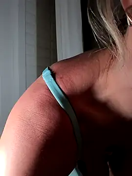 Elle Milfa online show from 05/19/26, 10:16