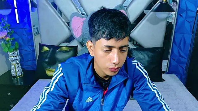 Snapshot of darwinandbrayann chatting on 01/14/26, 05:02 darwinandbrayann online show from 01/14/26, 05:02