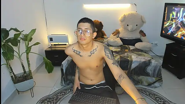 Snapshot of darwinandbrayann chatting on 03/03/26, 08:15 darwinandbrayann online show from 03/03/26, 08:15