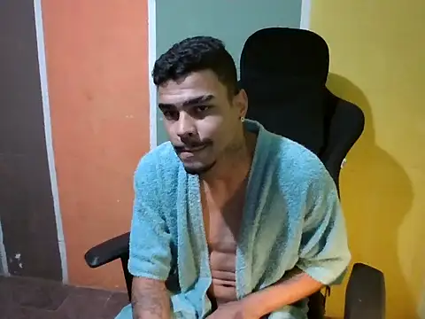Snapshot of Joao_BRL chatting on 11/18/25, 04:17 Joao BRL online show from 11/18/25, 04:17