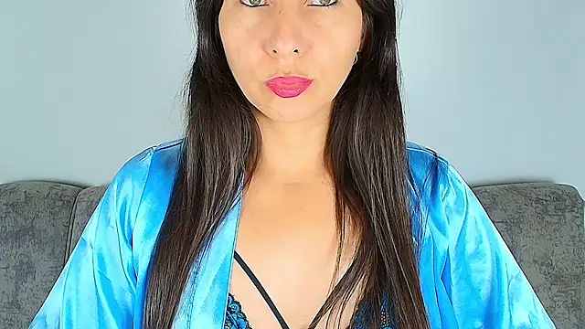 alana pink95 online show from 11/18/25, 10:41