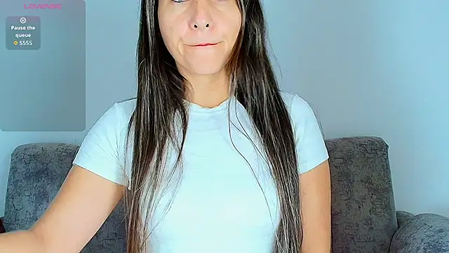 alana pink95 online show from 12/18/25, 12:33