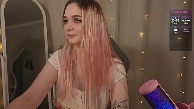 Snapshot of lani1funny chatting on 01/12/26, 06:46 lani1funny online show from 01/12/26, 06:46