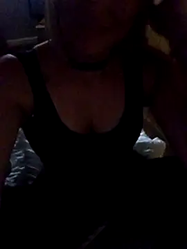 Snapshot of fragoli chatting on 11/01/25, 02:52 fragoli online show from 11/01/25, 02:52